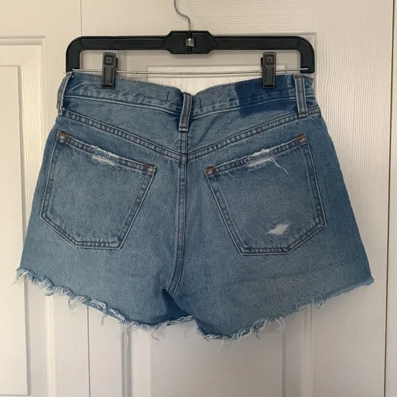 Abercrombie & Fitch Distressed Boyfriend Short - Size 4 Curve Love - Picture 2 of 4